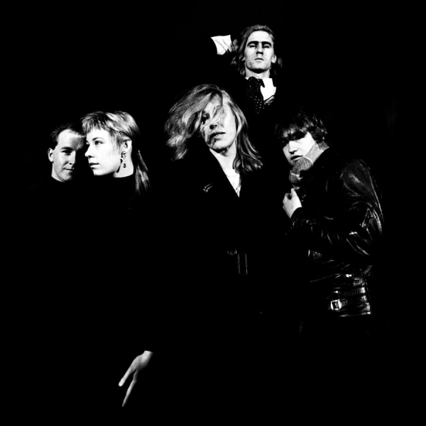 The Go-Betweens - Fountains Of Youth (Live At The T ryhmässä ME SUOSITTELEMME / Perjantain julkaisut / @ Bengans Skivbutik AB (5683119)