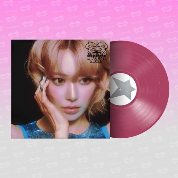 Le Sserafim - Made My Night (Hot Pink Ver.) ryhmässä VINYYLI / Kommande / K-Pop @ Bengans Skivbutik AB (5690653)