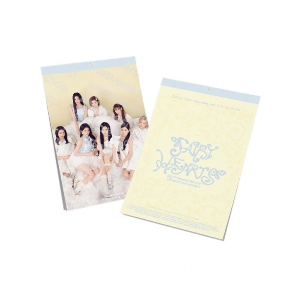 Hearts2Hearts - 2027 Seasons Greetings (Wall Calendar) ryhmässä MERCHANDISE / Merch / Kommande / K-Pop @ Bengans Skivbutik AB (5695476)