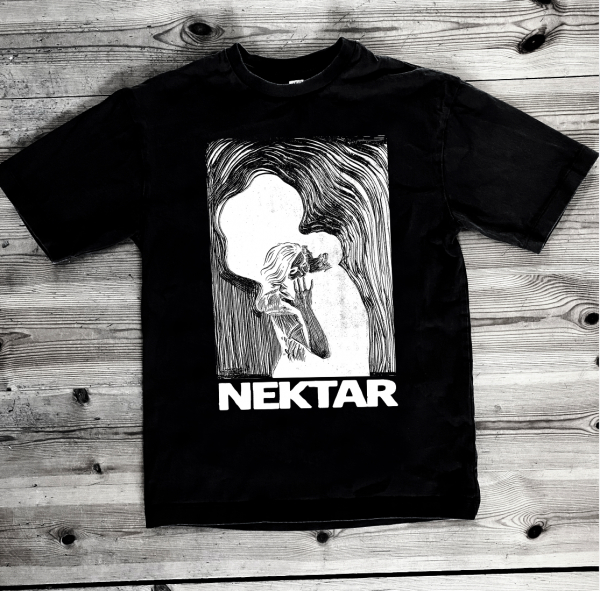 Nektar - T-Shirt - Black - Nektar X Robert Hurula ryhmässä MERCHANDISE / T-paita / Kommande / Pop-Rock @ Bengans Skivbutik AB (5696844r)