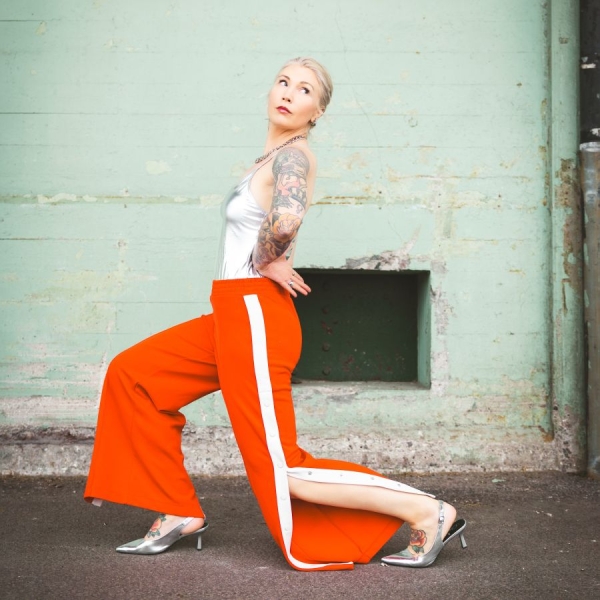 Elin Ruth Sigvardsson - Kärlekssjuk ryhmässä VINYYLI / Kommande / Pop-Rock @ Bengans Skivbutik AB (5697554)