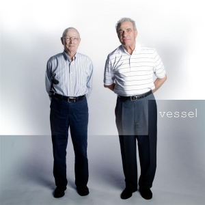 Twenty One Pilots - Vessel ryhmässä -Start BM CD @ Bengans Skivbutik AB (629759)