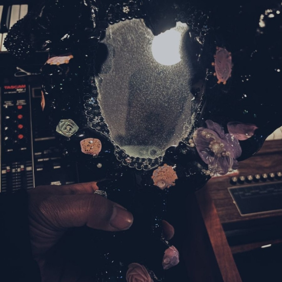 Maneka - Bathes And Listens